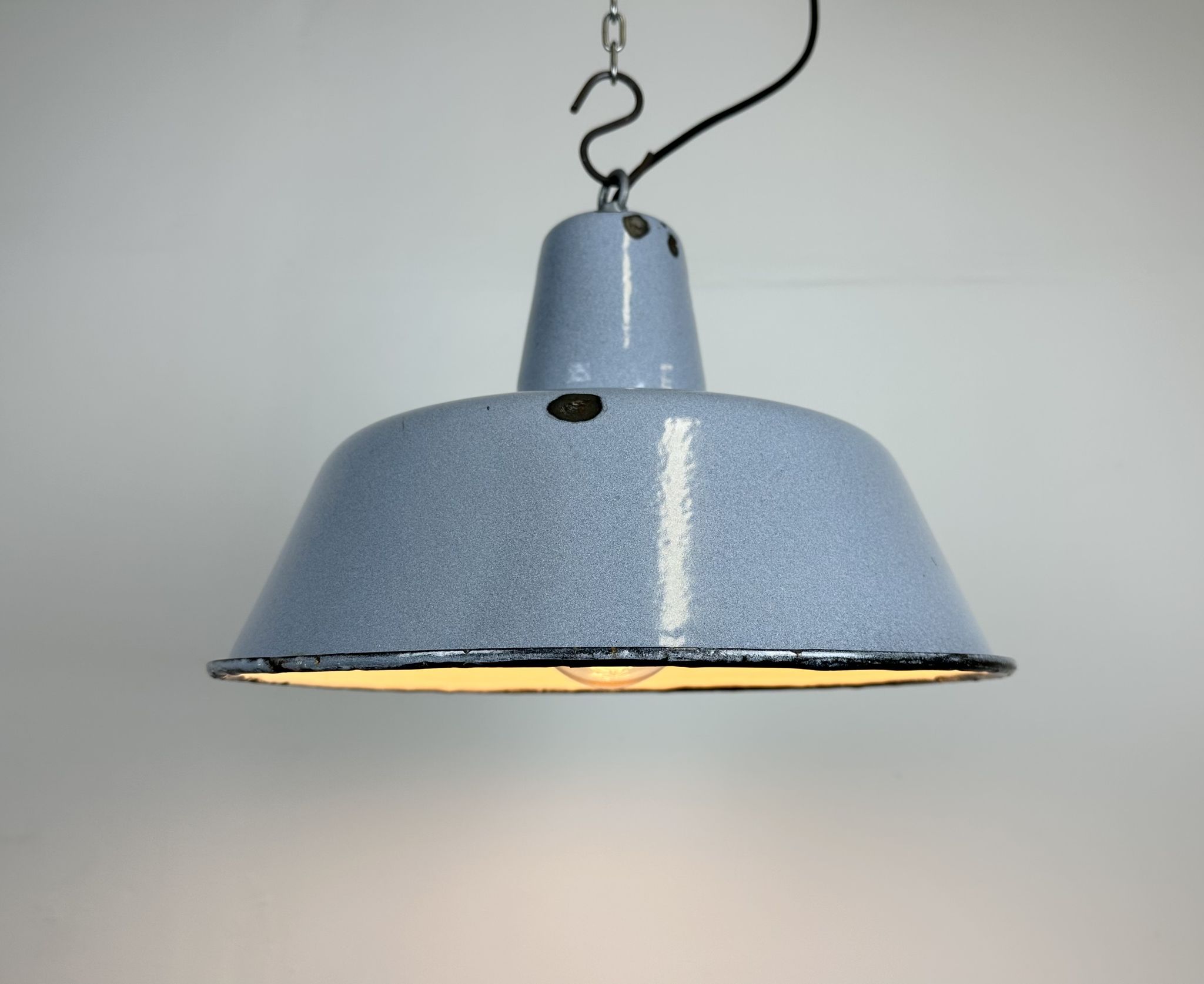 Industrial grey enamel factory pendant lamp, 1960s