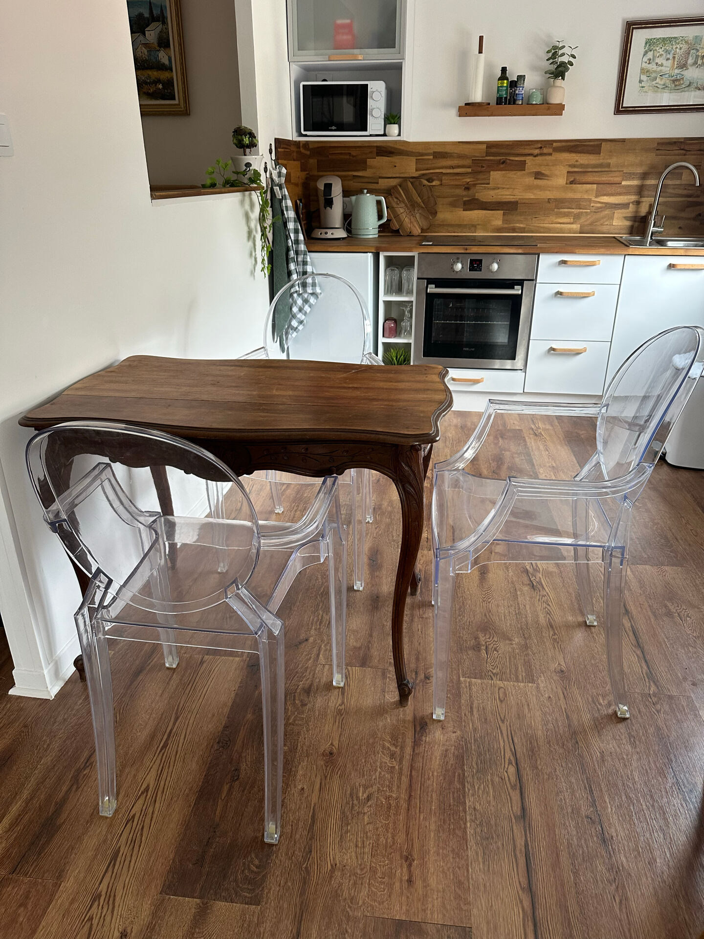 3 fauteuils style Kartell Louis Ghost transparents – Philippe Starck