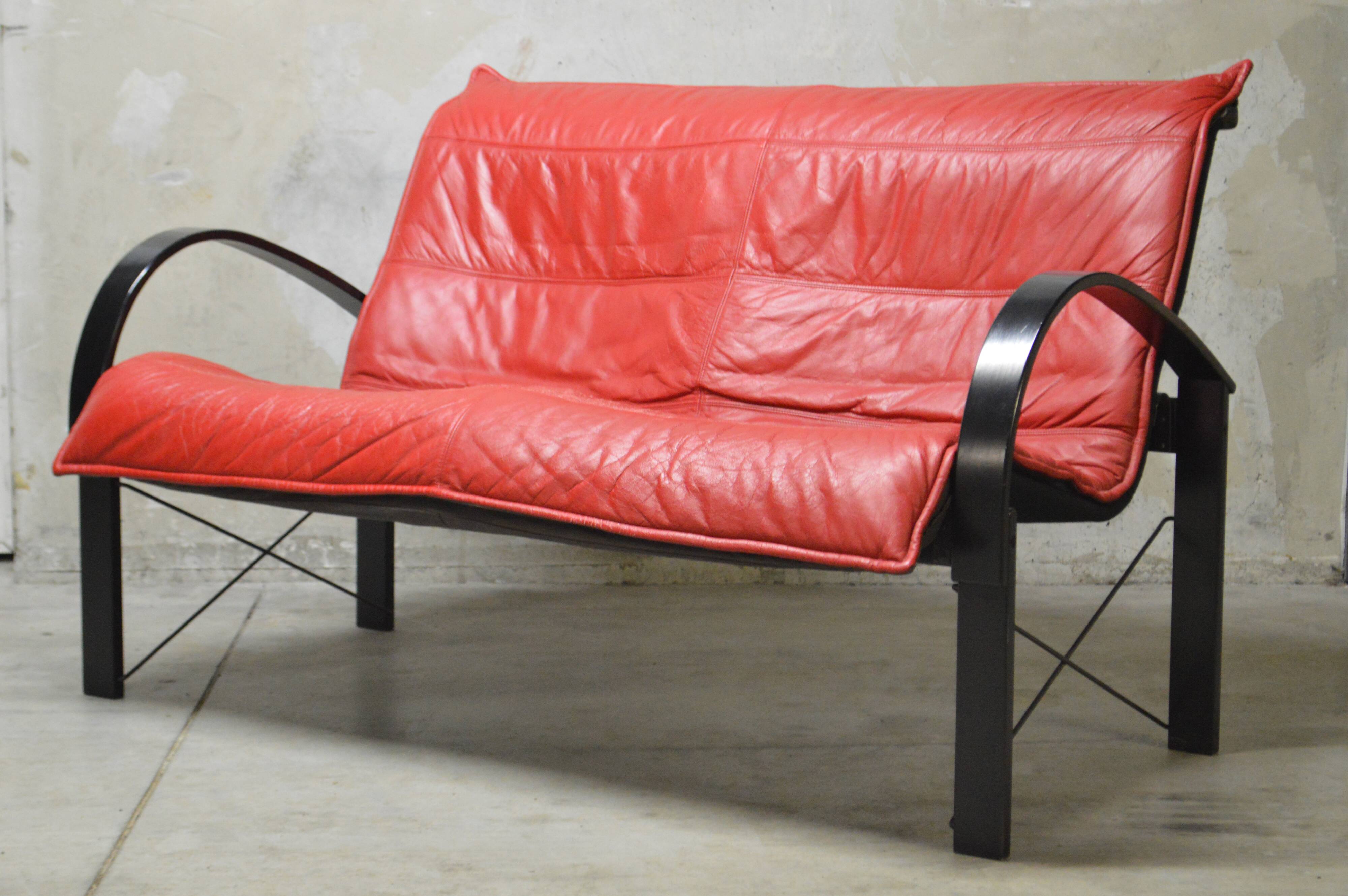 Vintage design sofa from the 80s/90s in leather