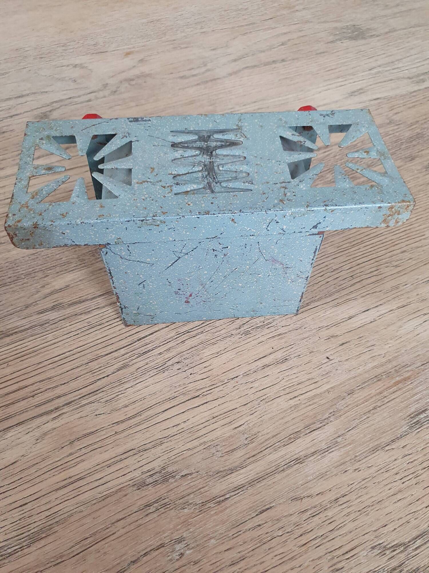 Miniature metal gas stove, (toy from the 1950s)