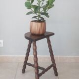 Vintage tripod stool in turned wood