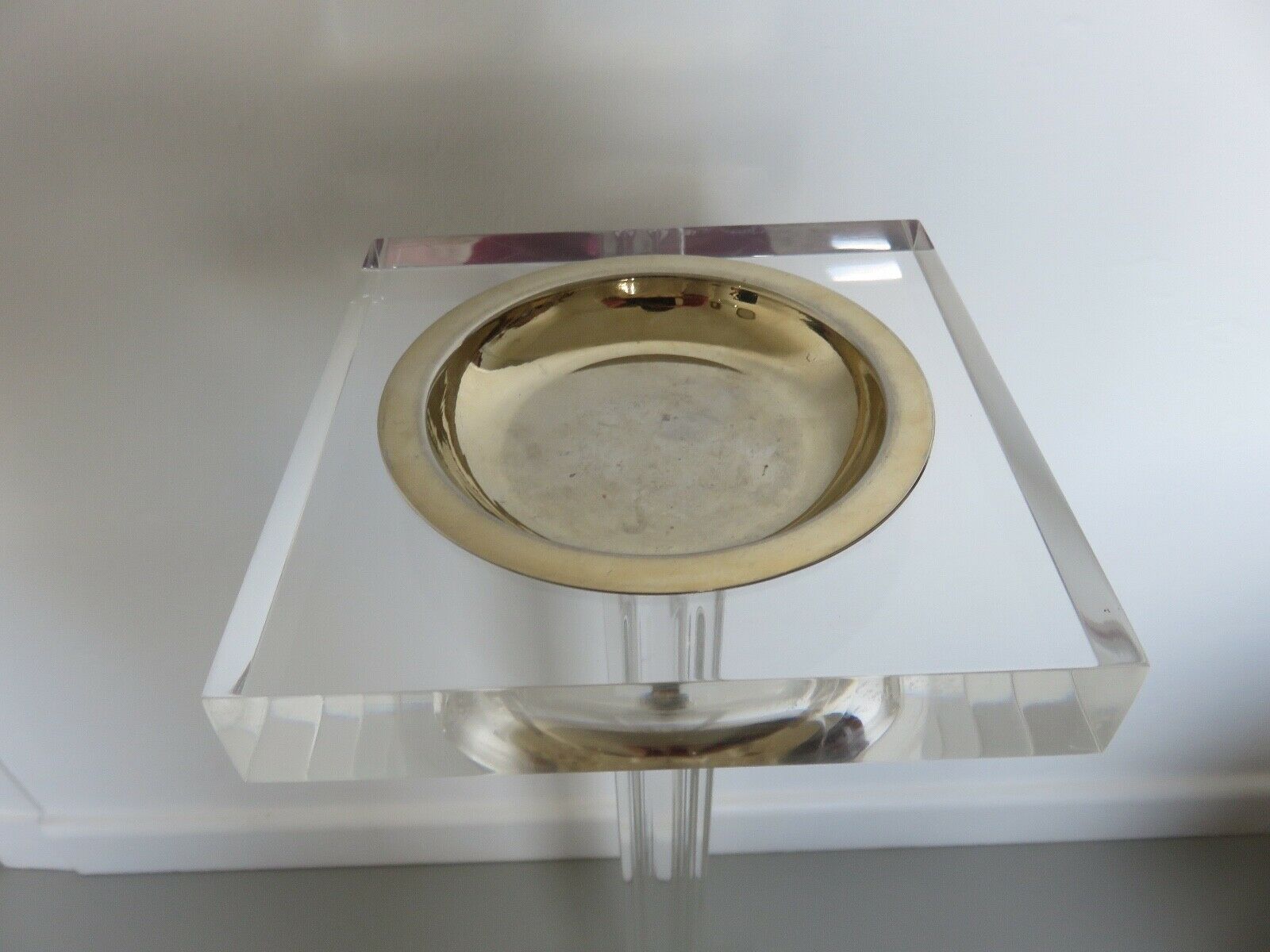 Standing ashtray, Roche Bobois, in plexiglass 70s 80s