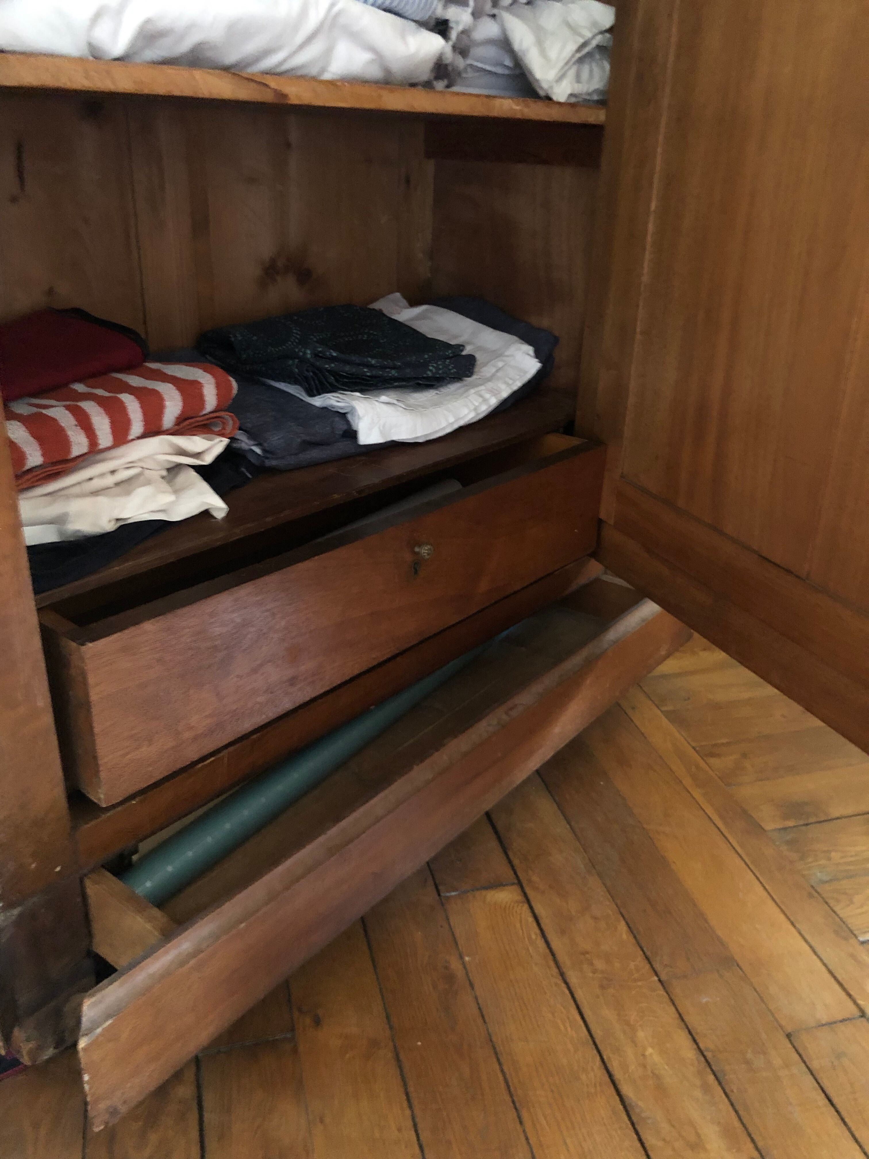 Armoire