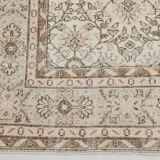 Bordered vintage rug, 218x326cm