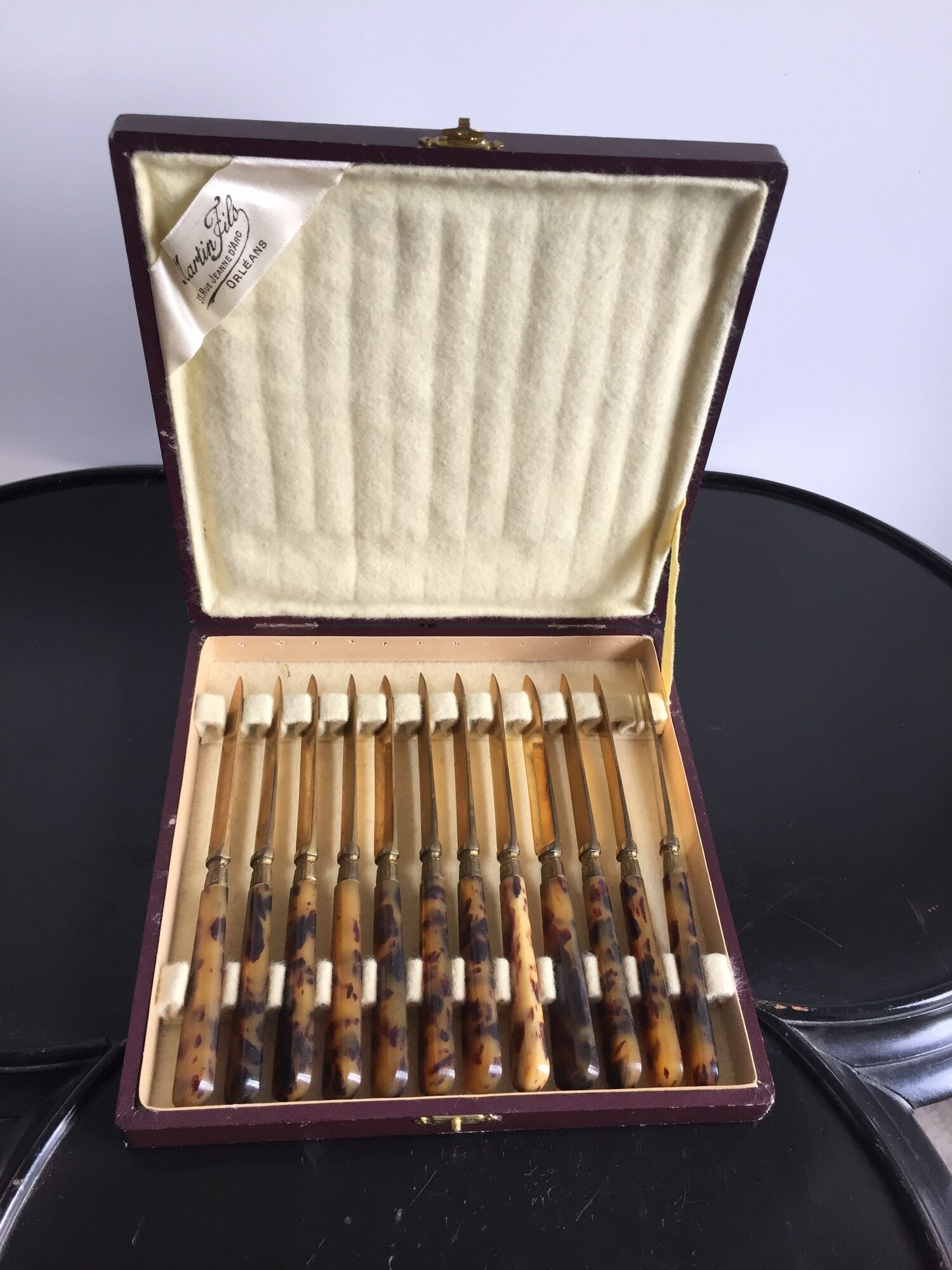 Dessert service of 12 horn and vermeil knives