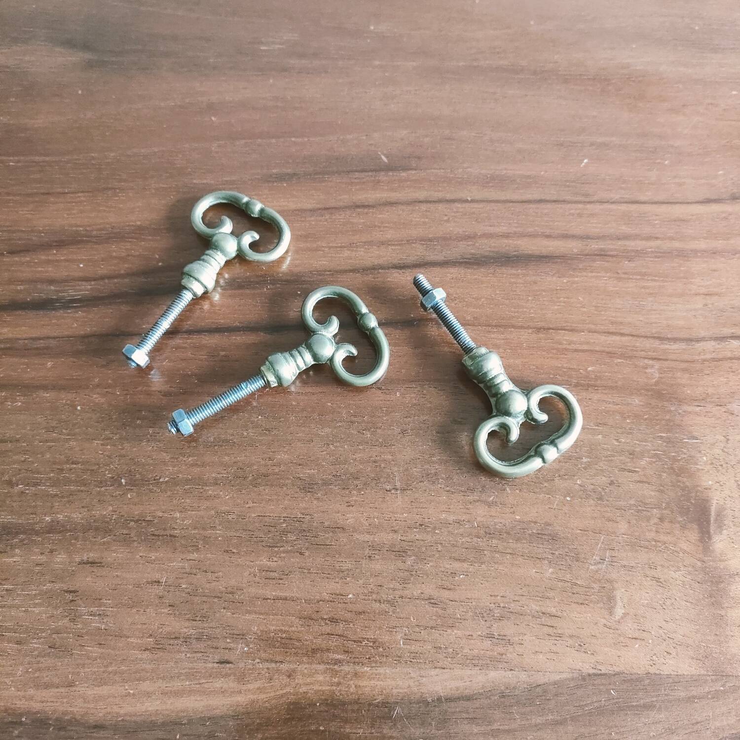 Louis Philippe chest of drawers in walnut