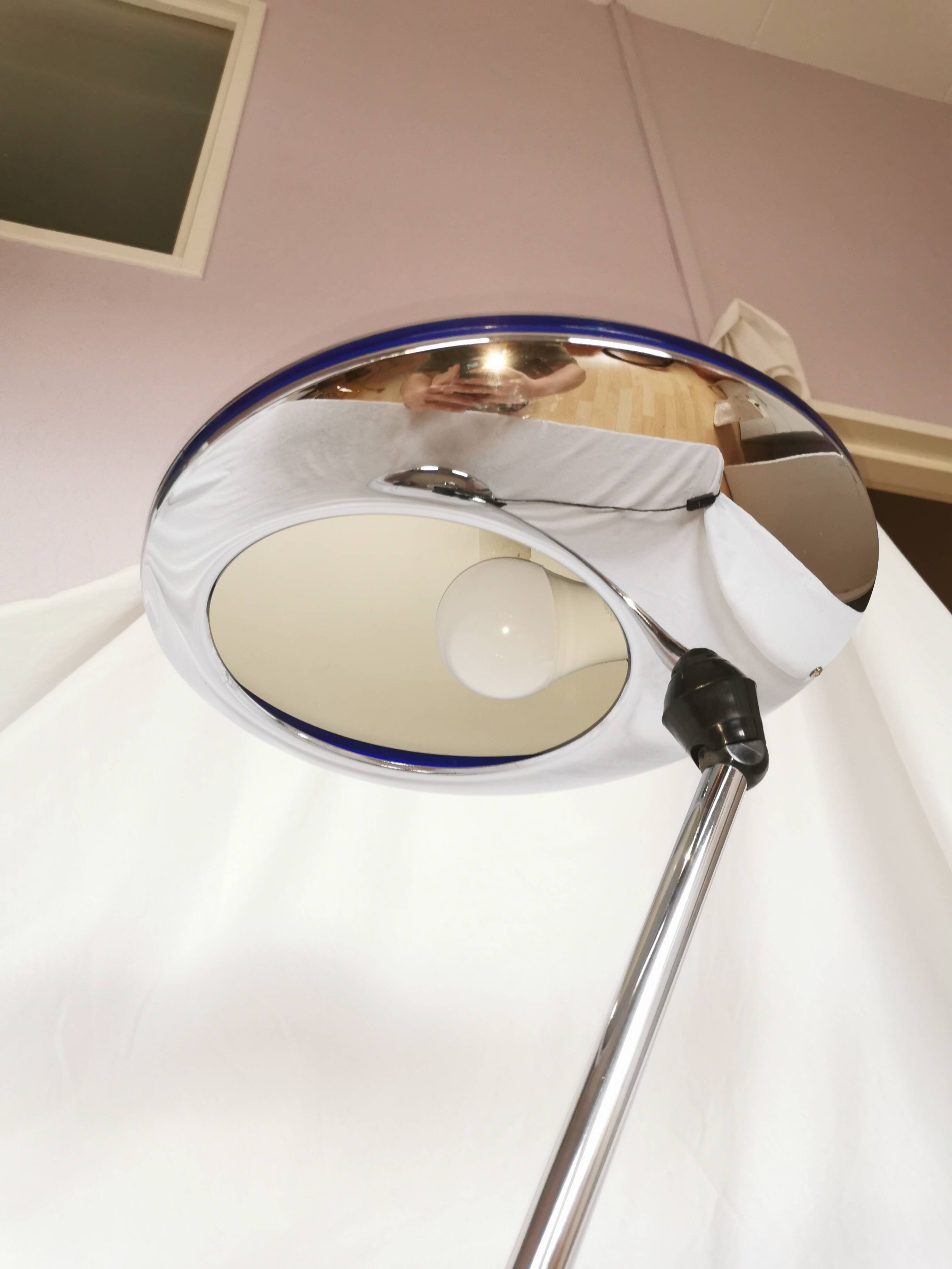 Adjustable chrome metal UFO lamp, space age, UFO, Aluminor, France, 1980.