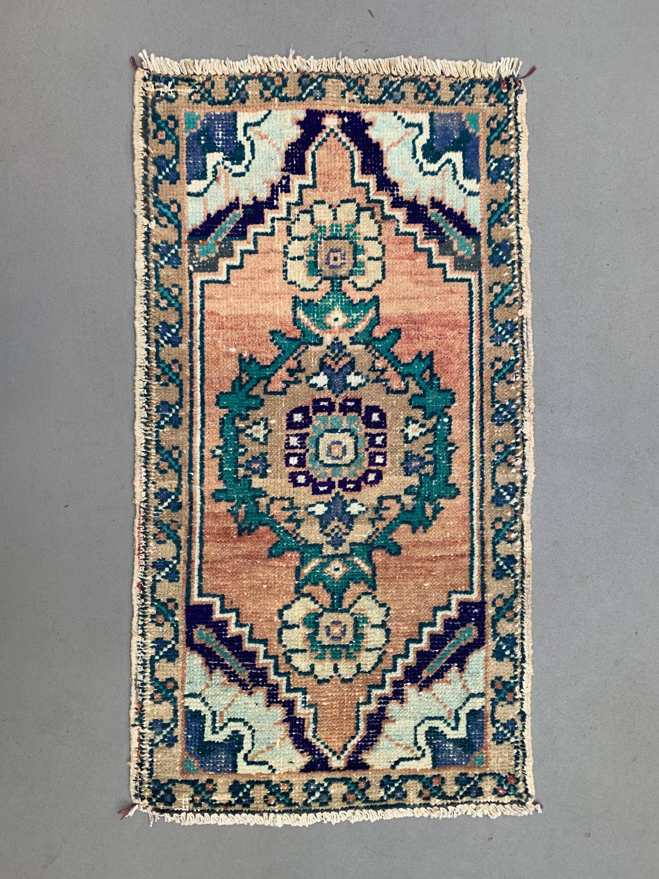 Small vintage turkish rug 90x48 cm, short runner, tribal, shabby, mini carpet