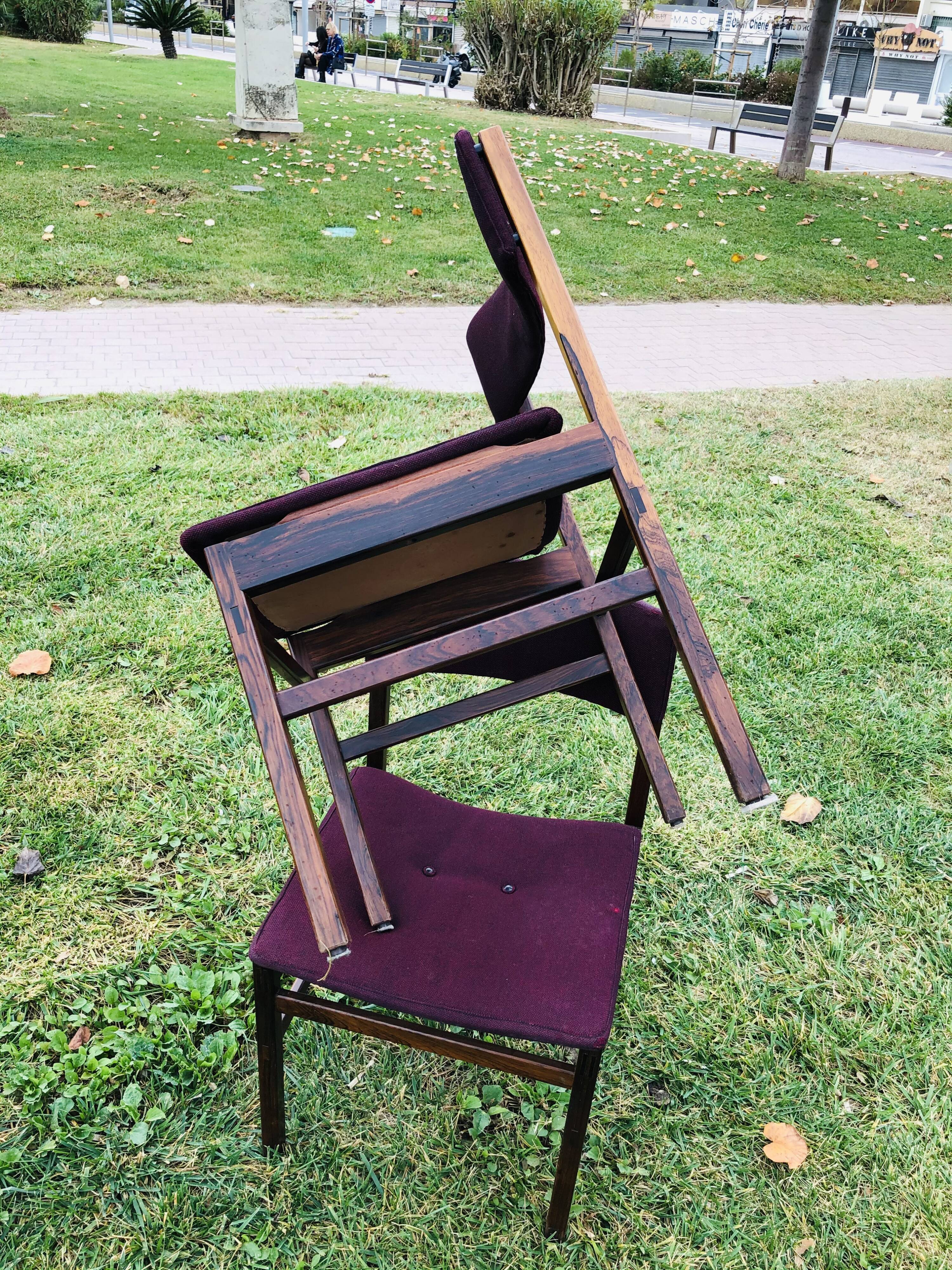 Chaises pourpres en palissandre de Roche Bobois 1970