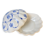 Rare boîte coquillage en porcelaine blanc & bleu