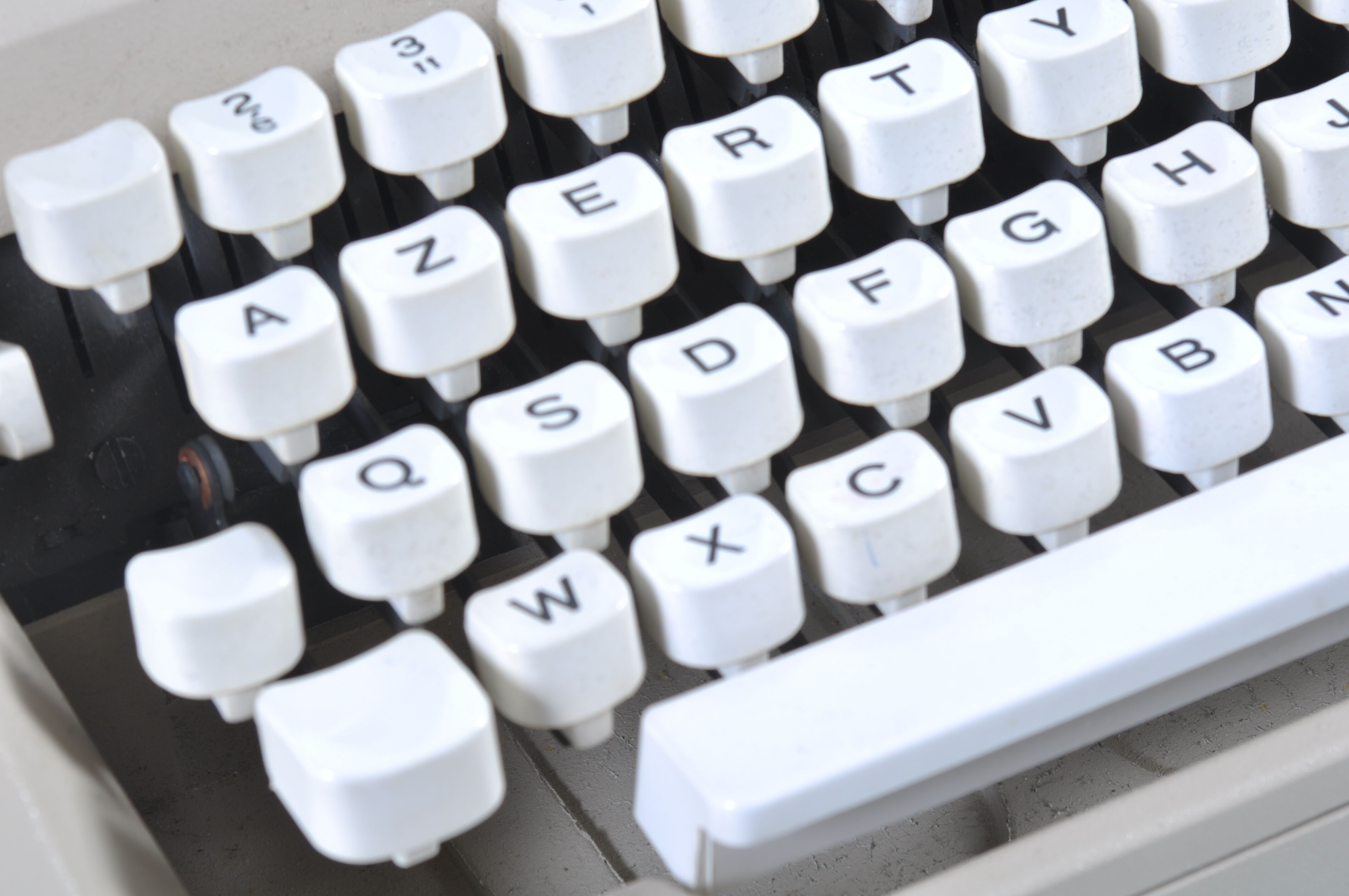 Typewriter Olivetti Lettera 35