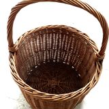 Round wicker basket