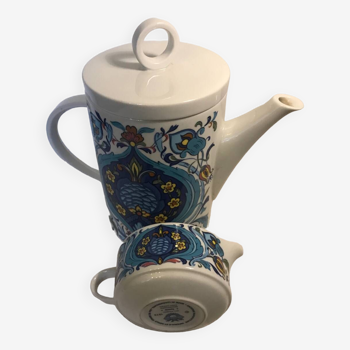 Villeroy & Boch Izmir coffee maker and creamer