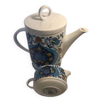 Villeroy & Boch Izmir coffee maker and creamer