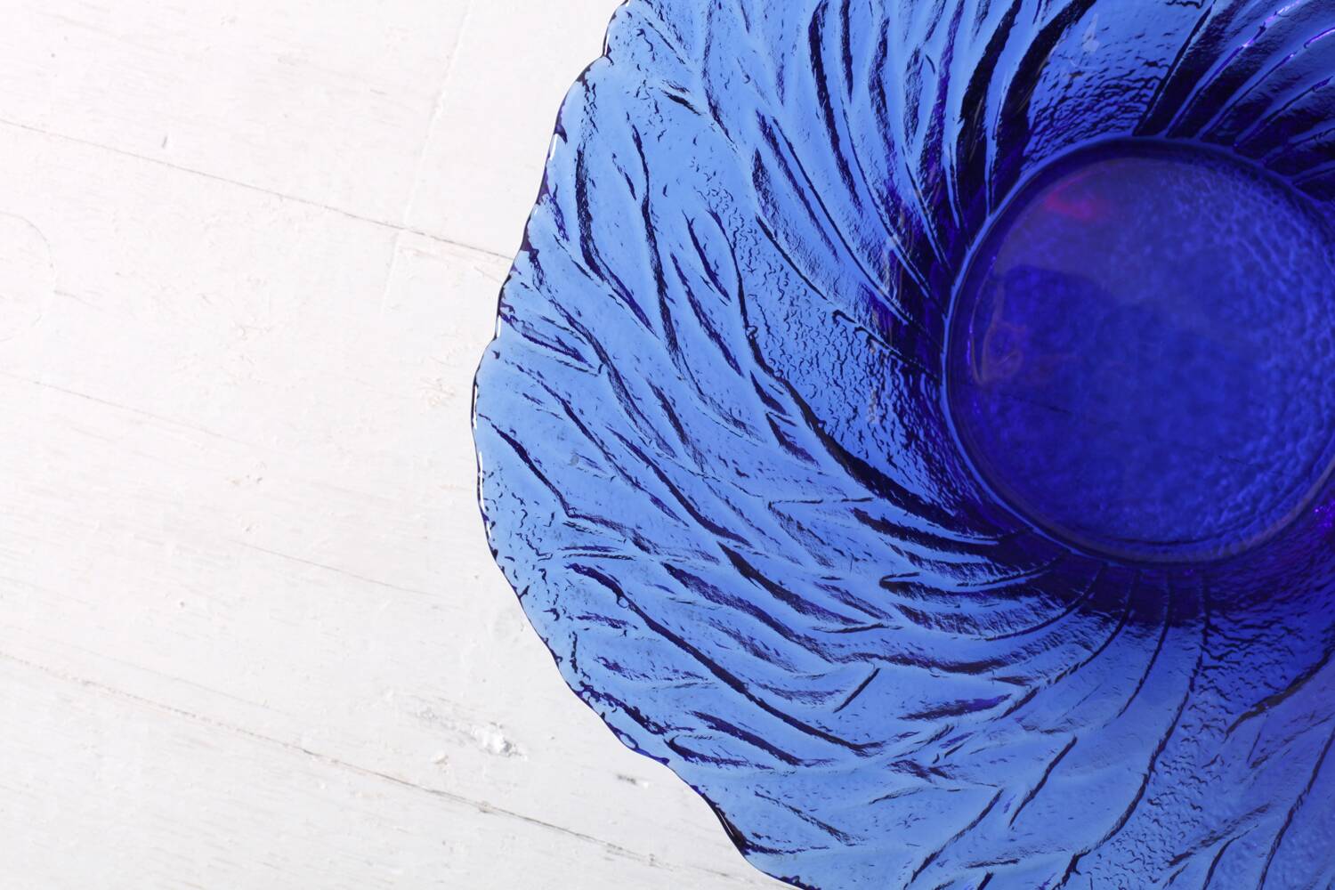 Bol en verre cobalt bleu du milieu du siècle : design finlandais 'Metsä', années 1970