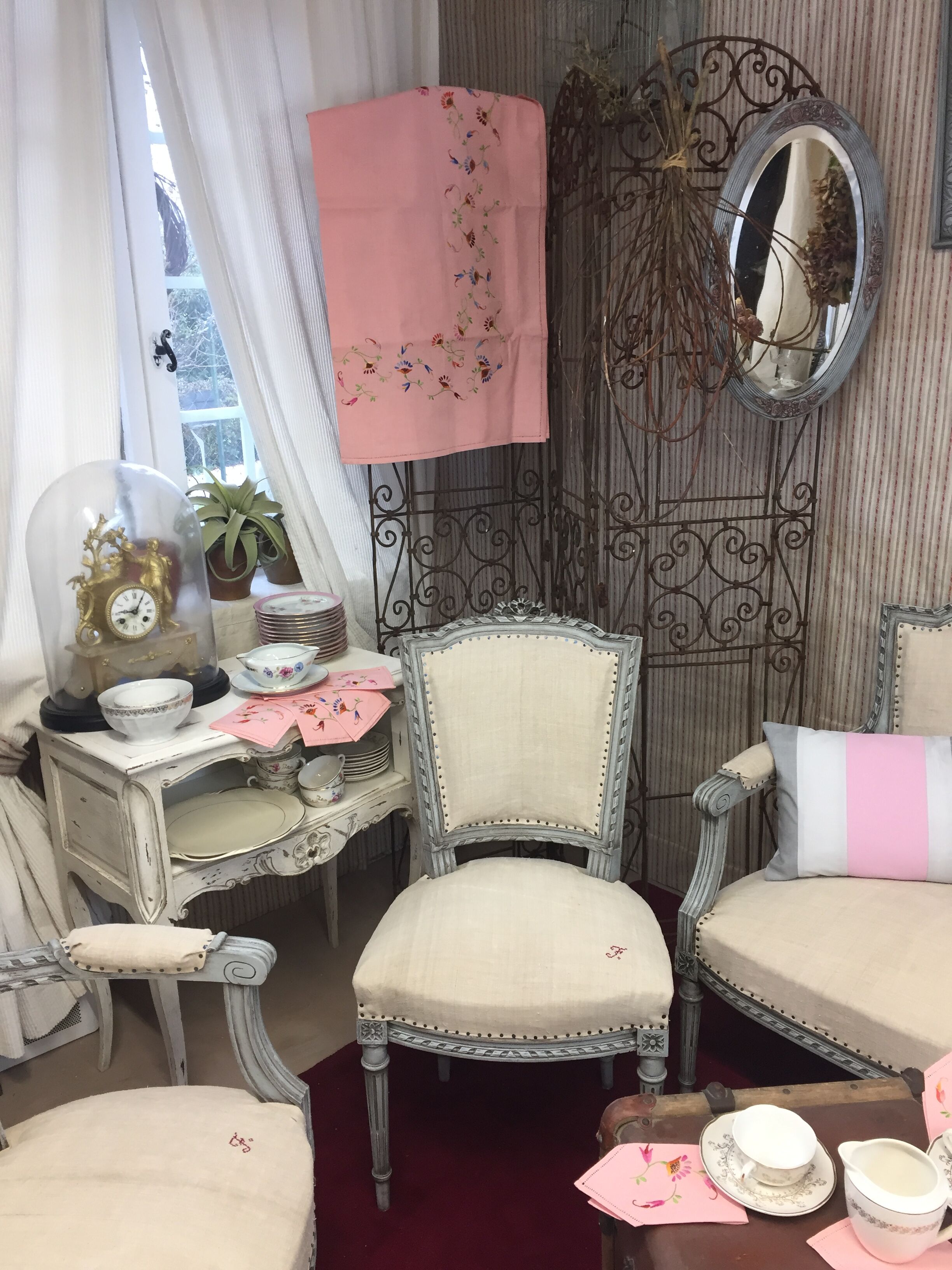 Louis XVI style wooden living room, nineteenth century, consisting of 5 elements completely renovated