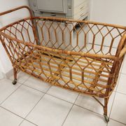 Lit enfant, bébé vintage en rotin
