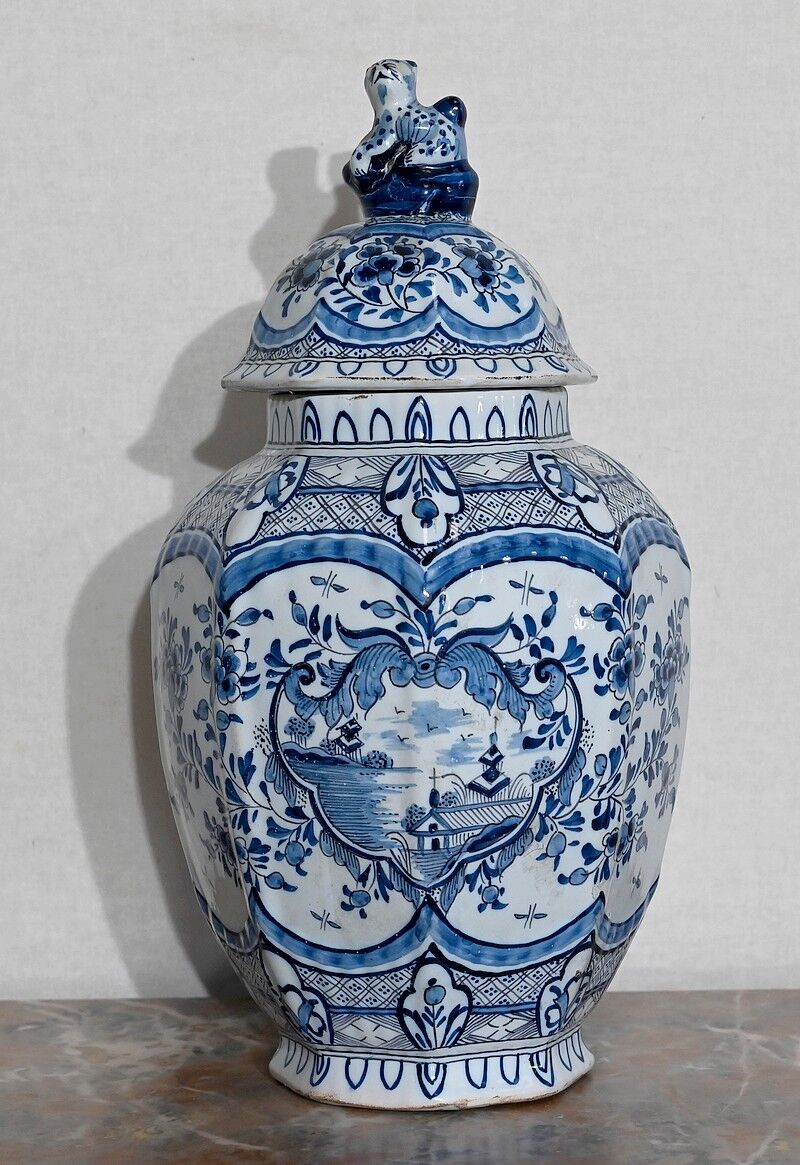 Delft earthenware vase - Early twentieth century