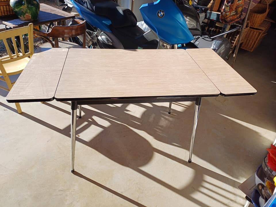 Vintage formica tublac set
