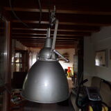 Industrial workshop lamp suspension