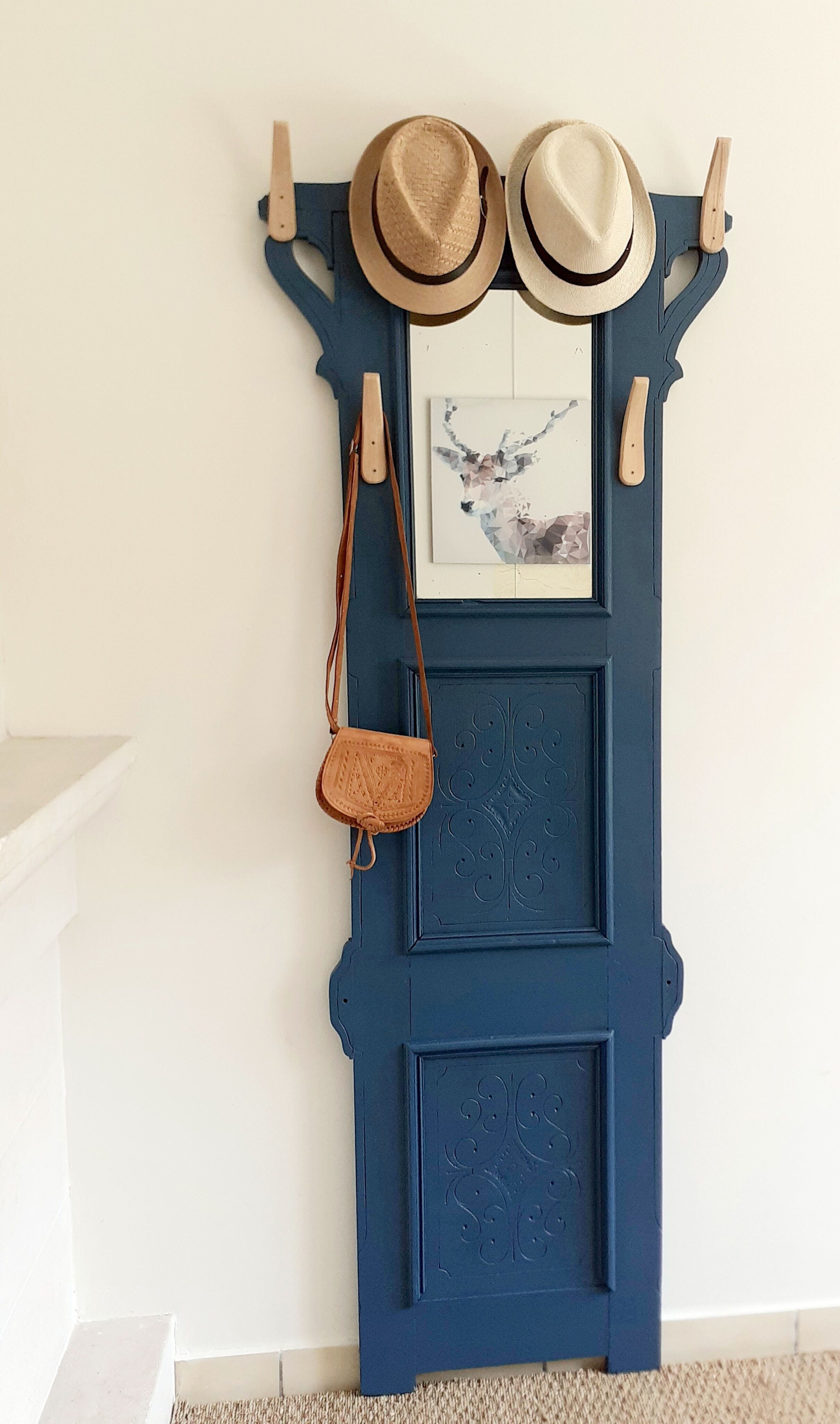 Retro cloakroom coat rack
