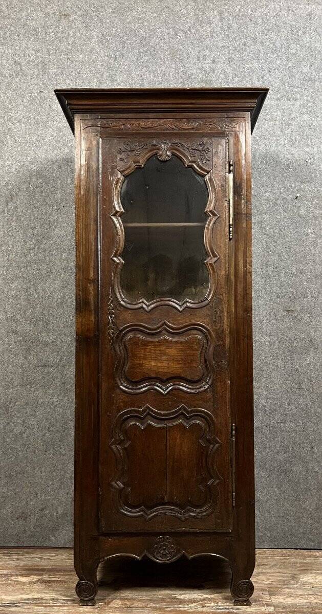 Provençal bonnetière from the Louis XV period in oak