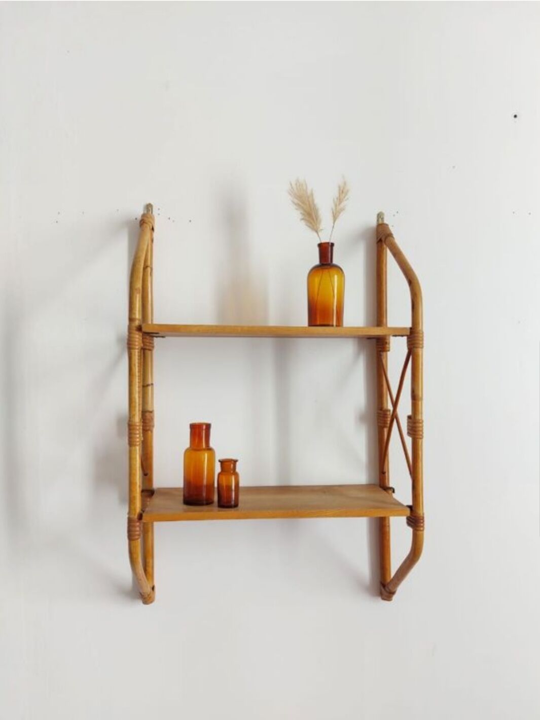 Etagere en rotin vintage
