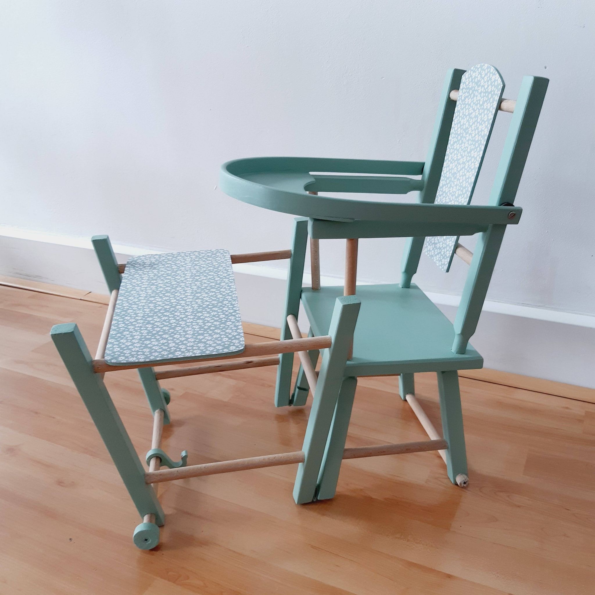 Vintage doll's high chair