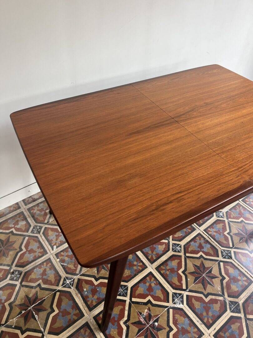 'Milaan' extendable dining table – L. Van Teeffelen for WEBE