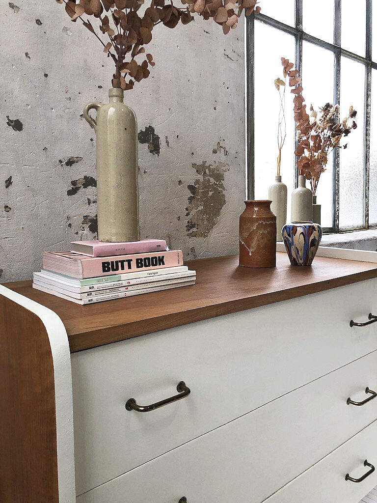 White vintage chest of drawers