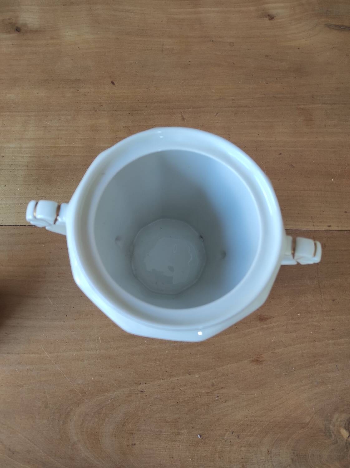 Porcelain sugar bowl with floral decoration