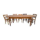 Ancienne table bistrot ovale en bois massif teinte claire  Dimensions 220 cm x 88 cm