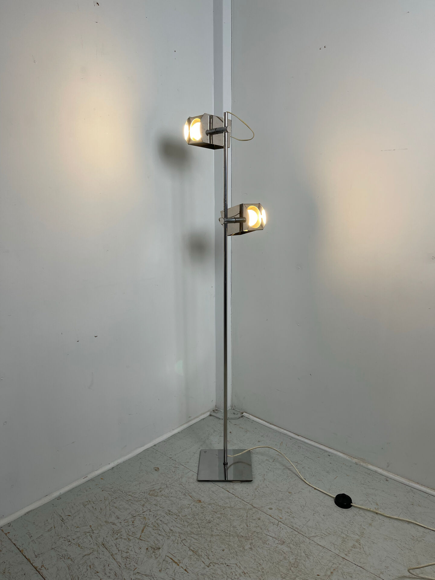 1970s two-spot floor lamp