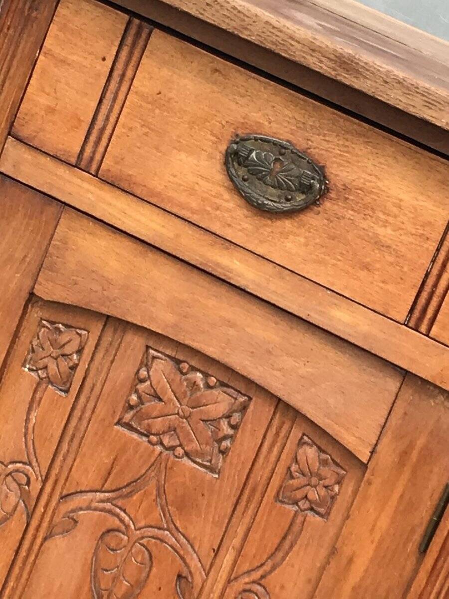 Table de chevet rustique en pin marron avec tiroir et porte, circa 1890-1919