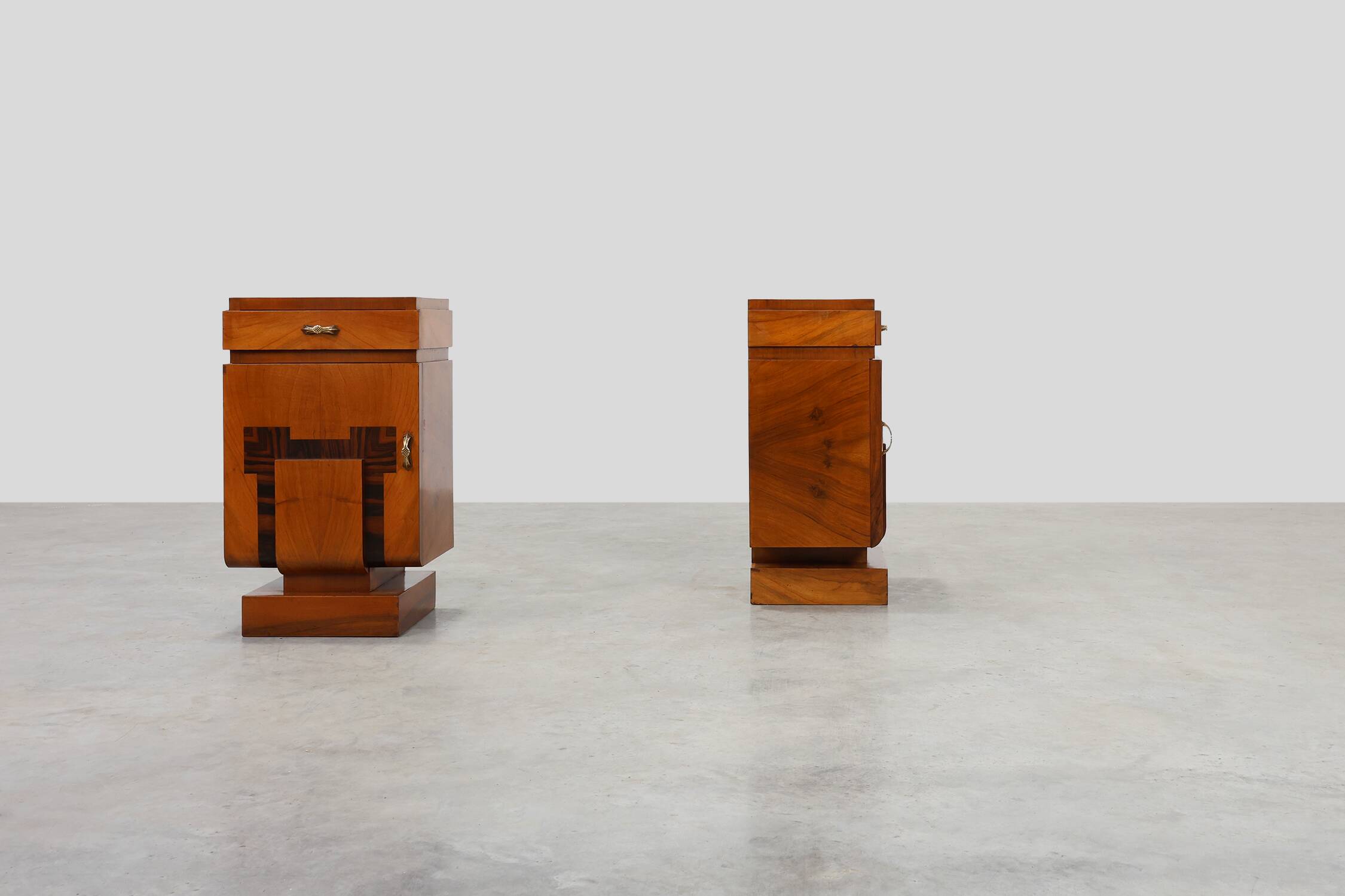 Set of Two Geometric Art Deco Wooden Nightstands, Italy 1920s