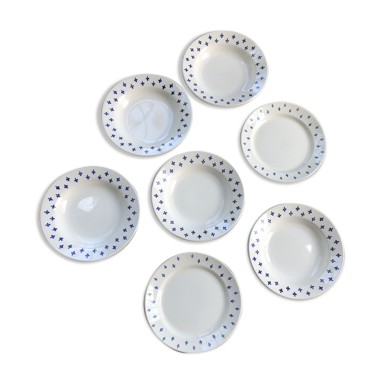 7 "lily" dessert plates