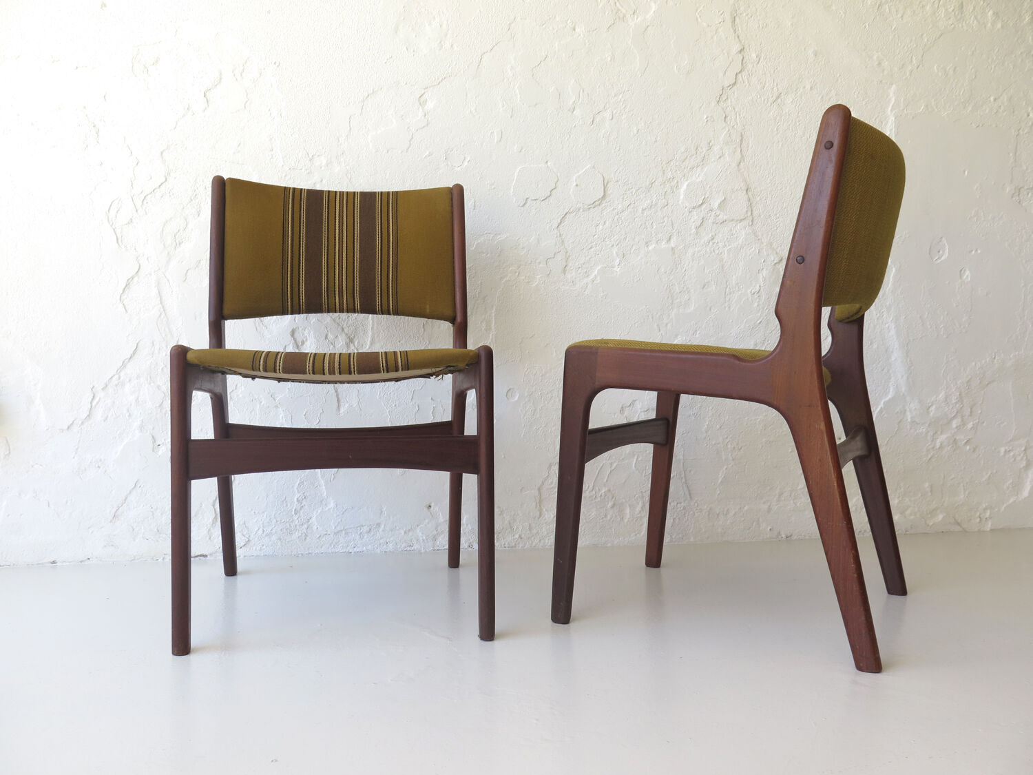 Ensemble de 2 chaises danoises de dîner d’acajou