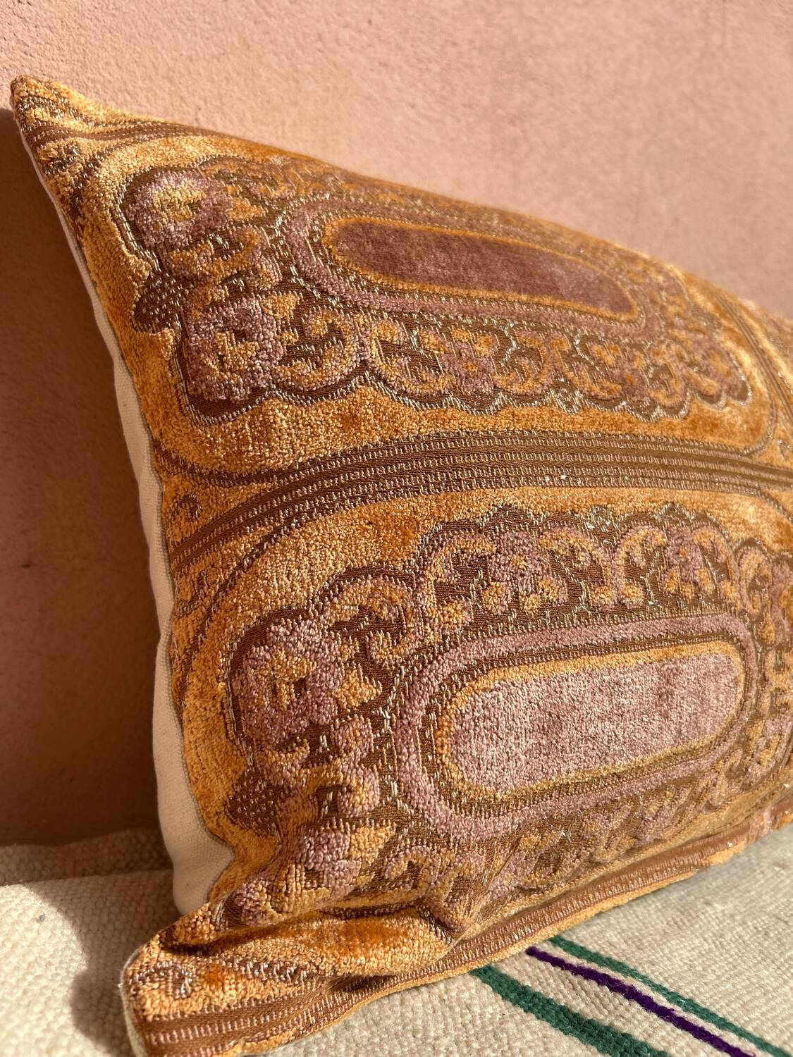 Velvet cushion 40x60cm