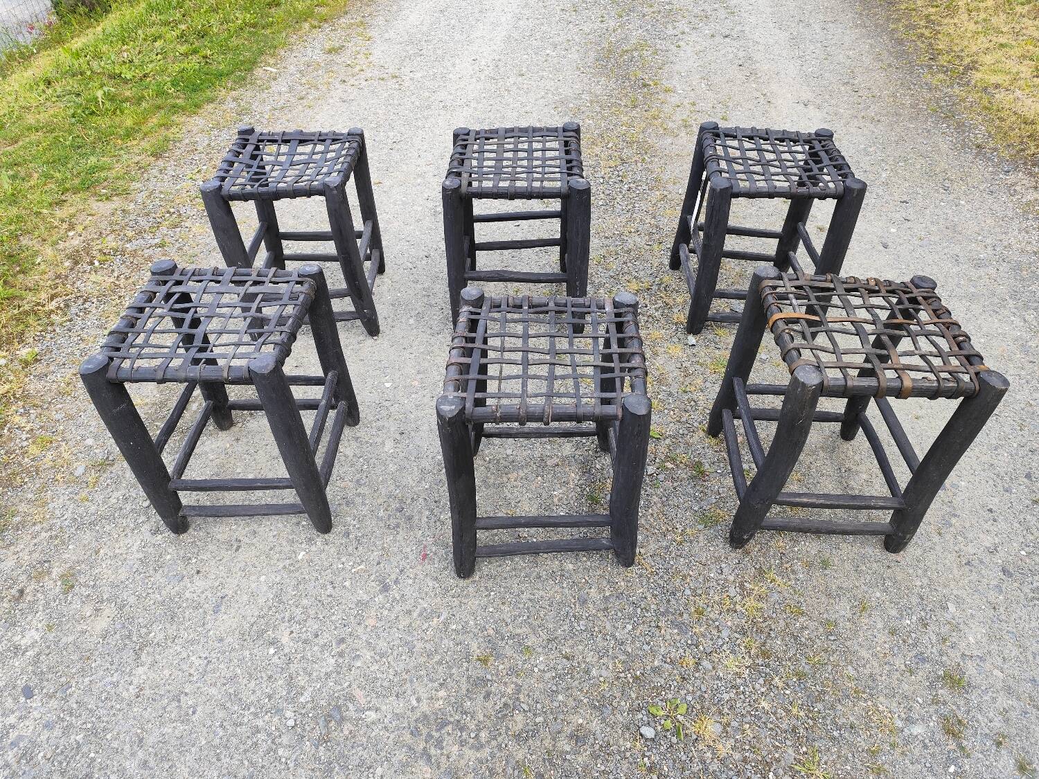 6 tabourets bois assise tressée de Cuir Nina Kaufmann