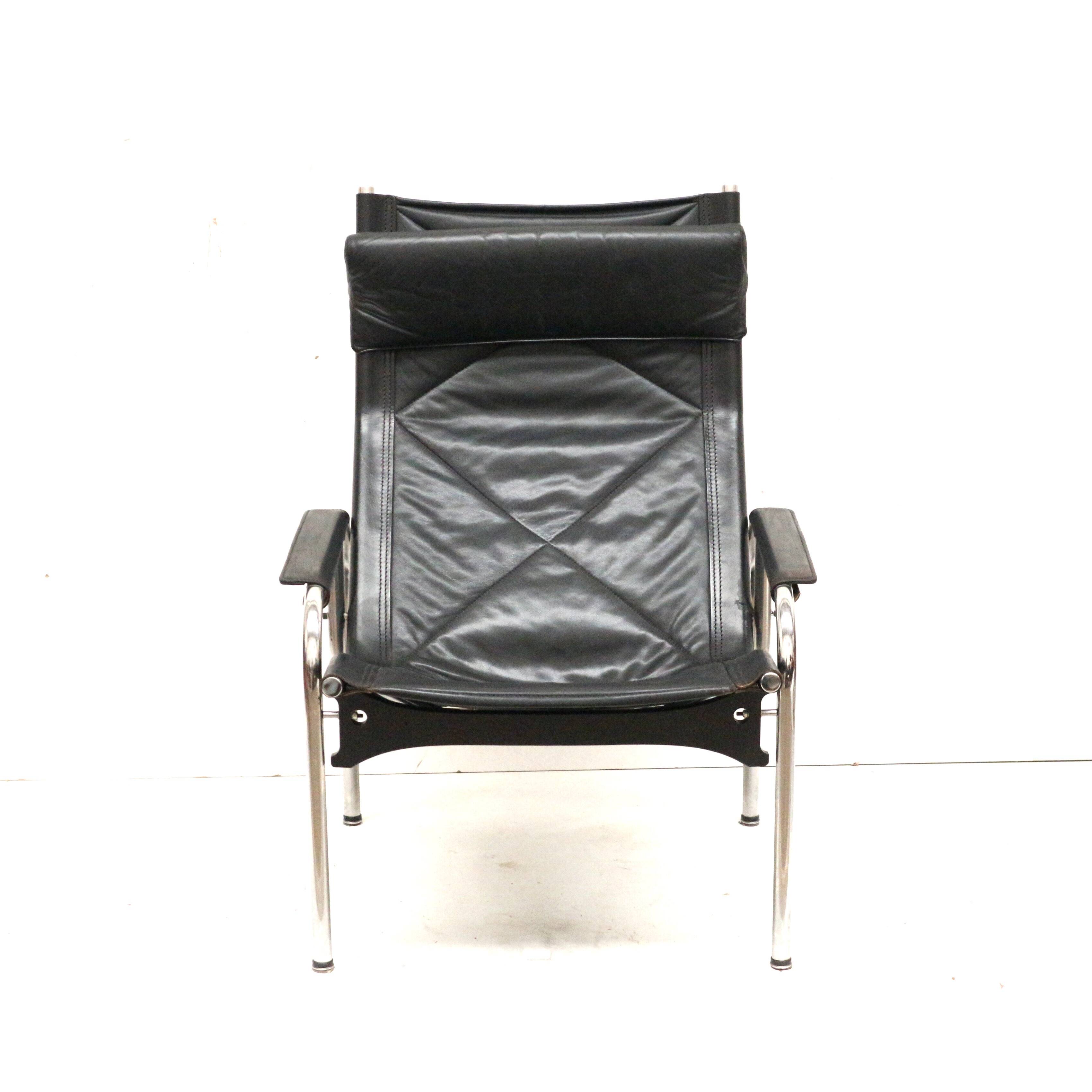 2x Vintage black leather armchair by Strässle HE1106 designed by Hans Eichenberger