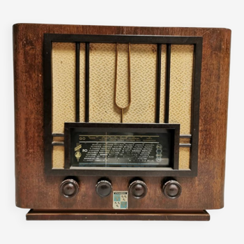 Old radio tsf with picardie lamps for vintage decoration, collection