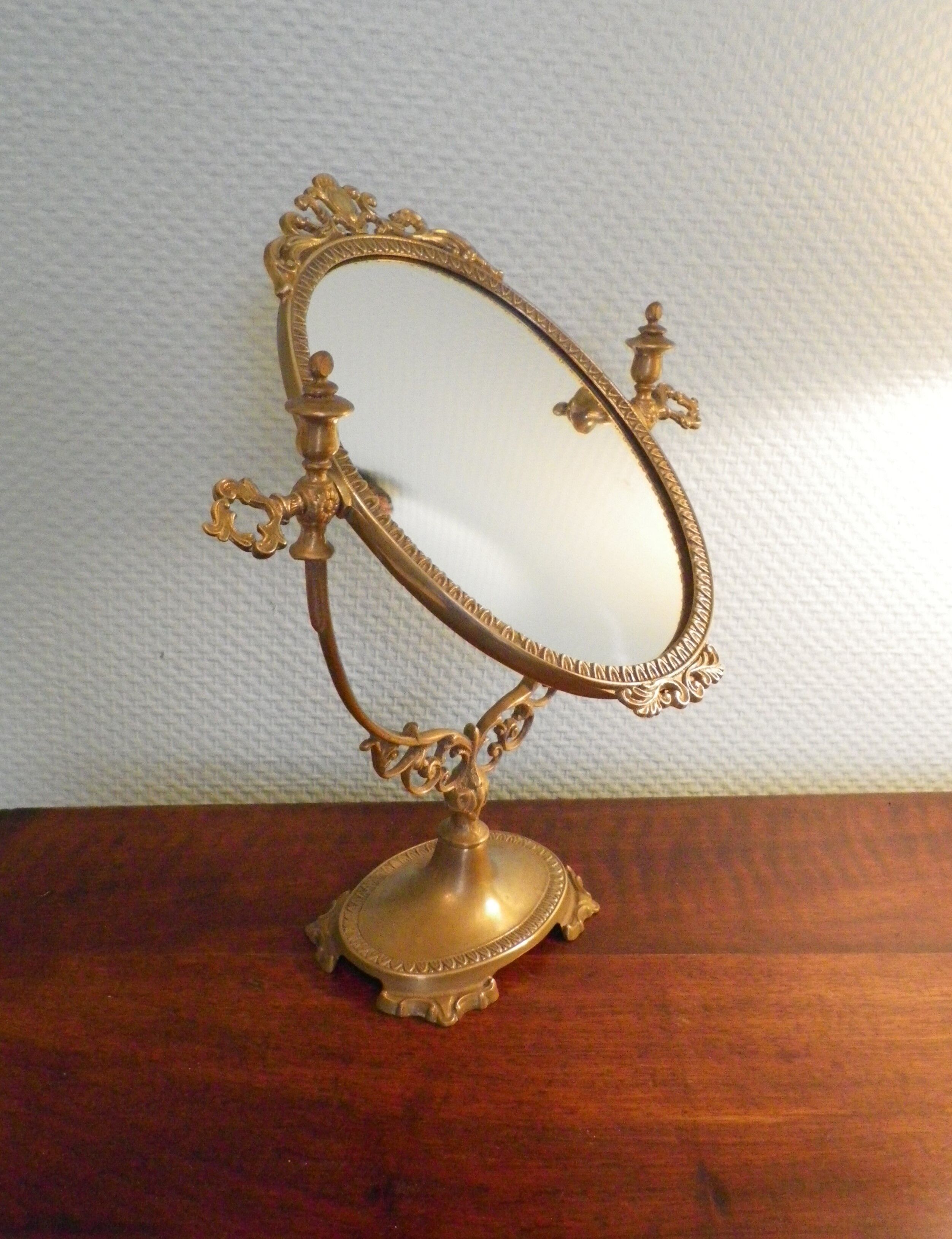 Psyche mirror in brass 39x30cm
