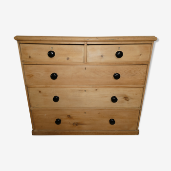 English chest of drawers from the late 19th century