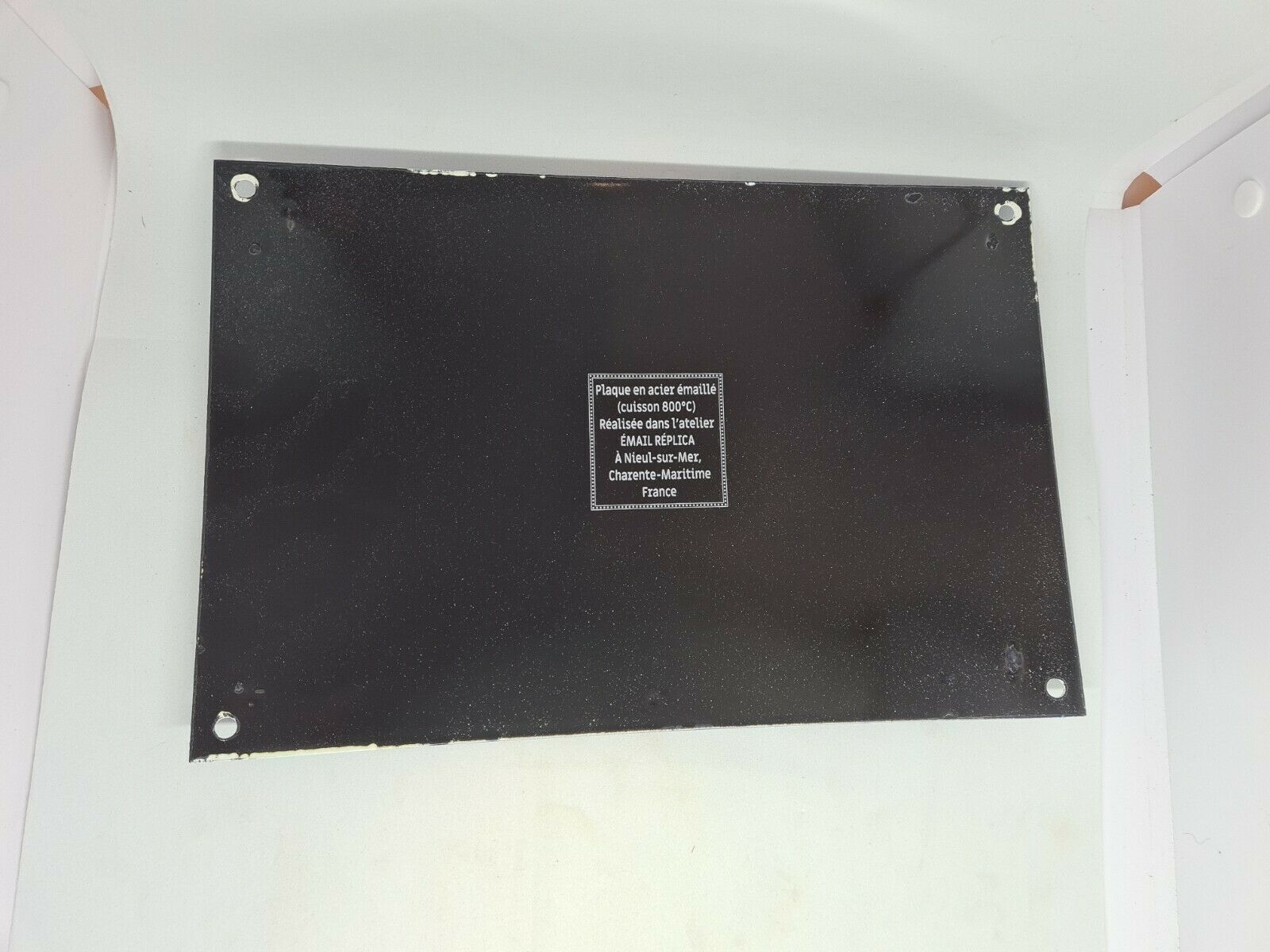 Enamelled plate total