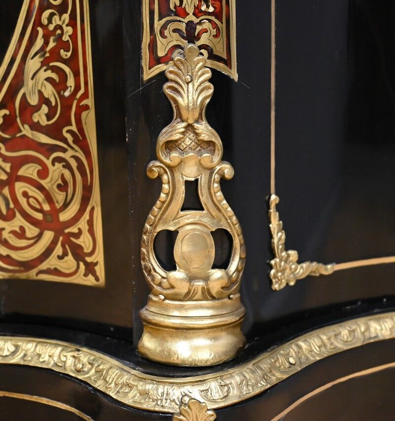 Bureau d'entre-deux in Boulle marquetry, Coignerai House, Napoleonic III period – 2nd half of the 19th century.