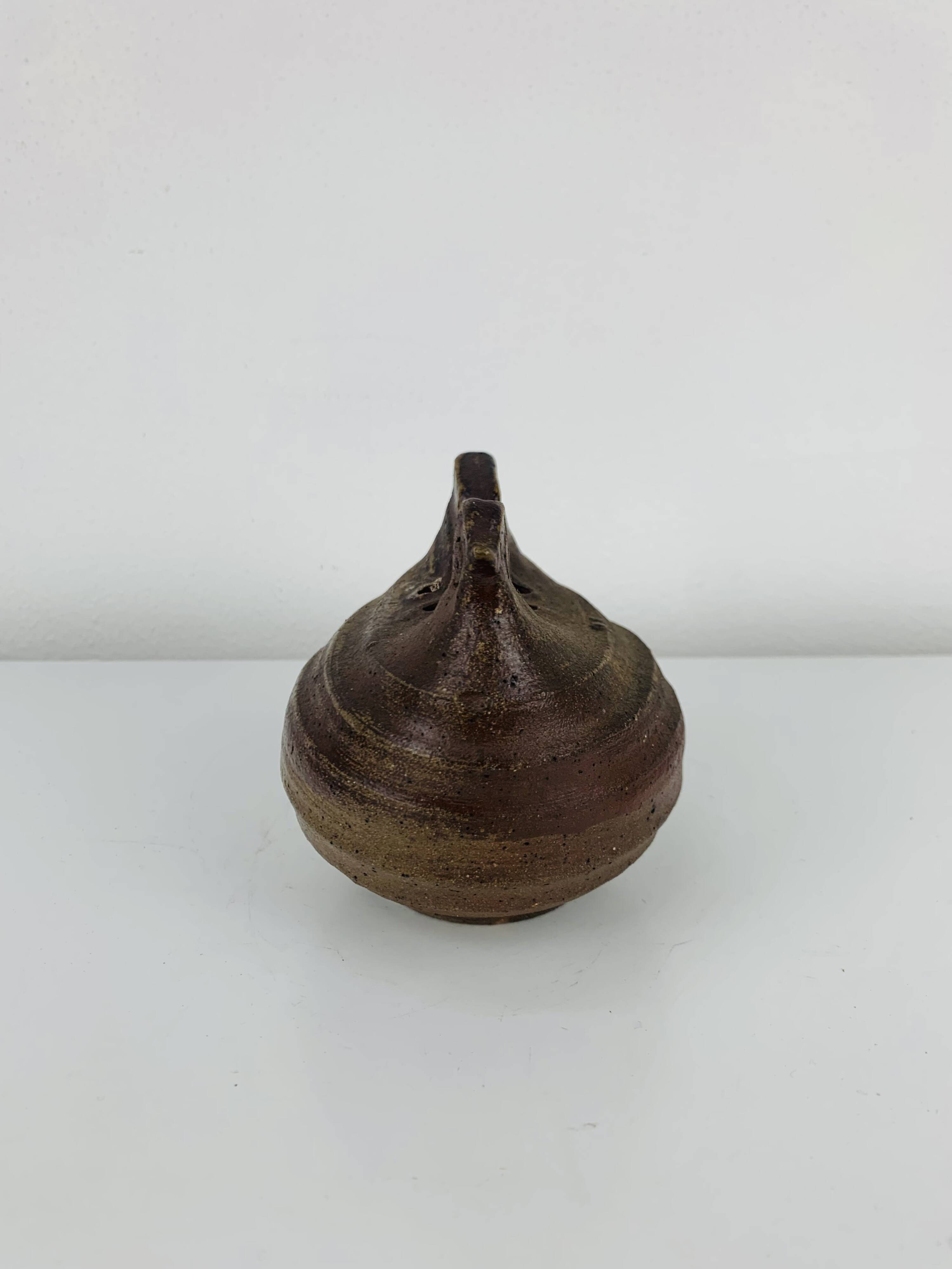 Vintage stoneware hen vase, flower pick