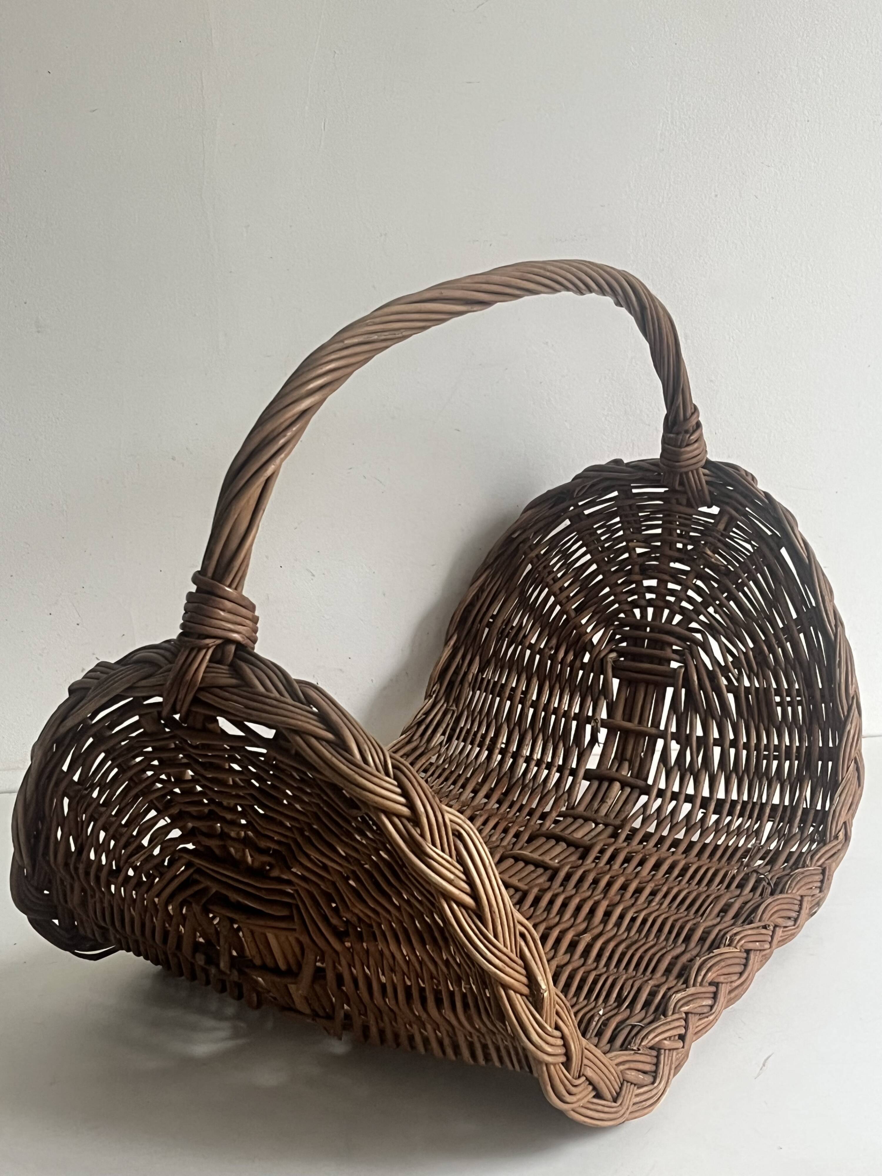 Log basket, woven wicker