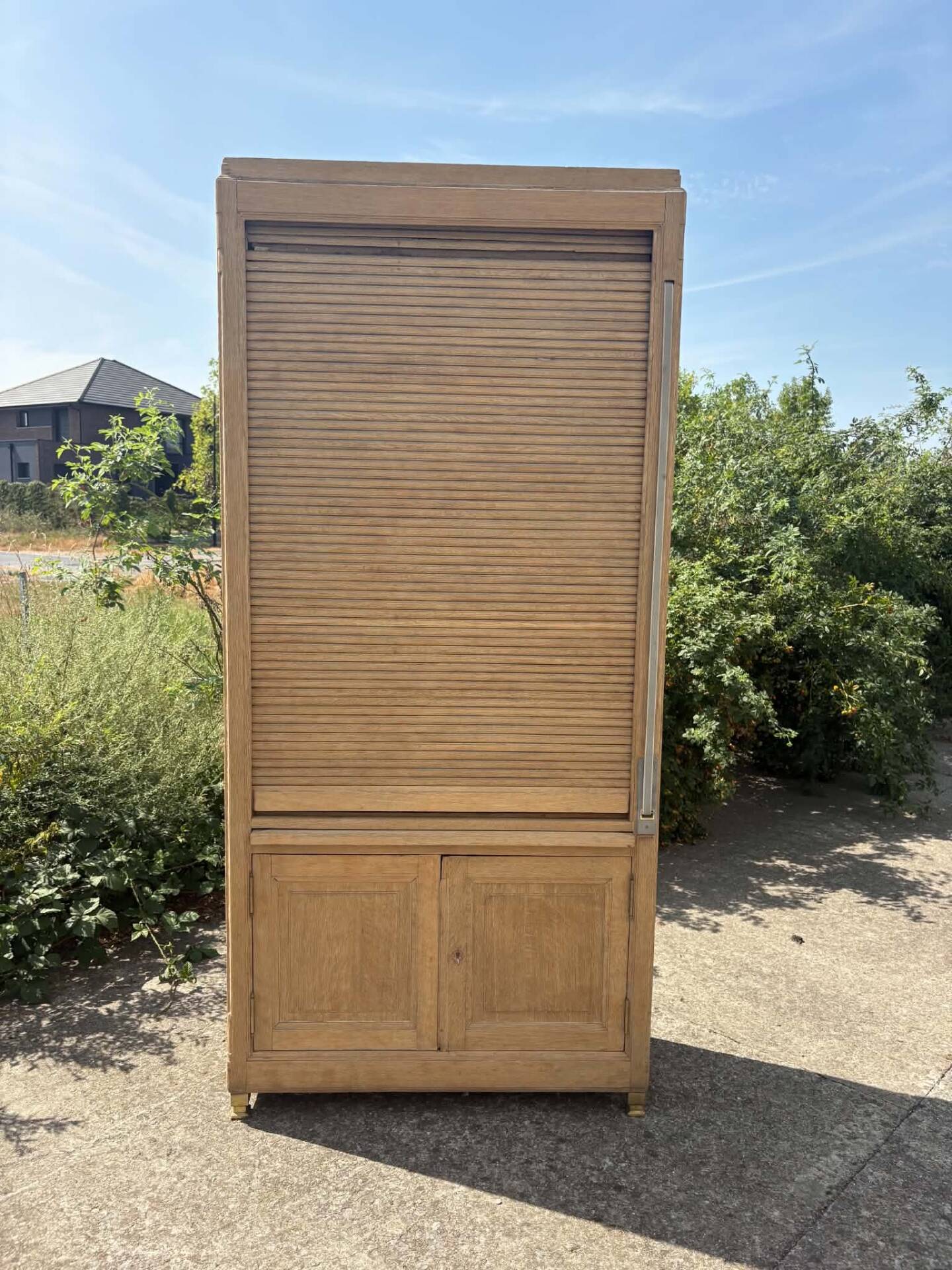Shuttered oak furniture – Vintage & authentic