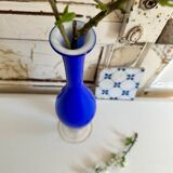 Soliflore ancien en verre bleu