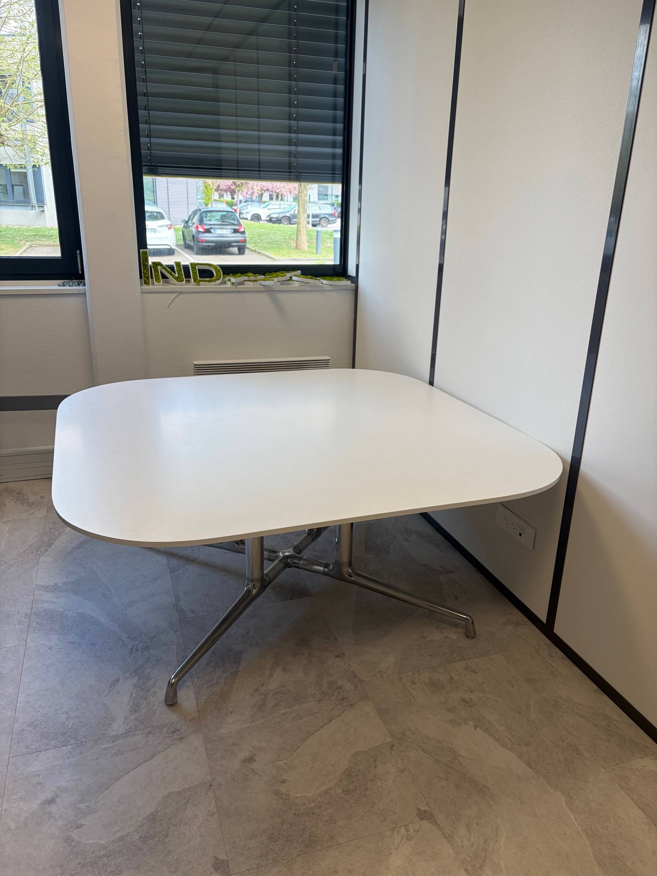 Large table